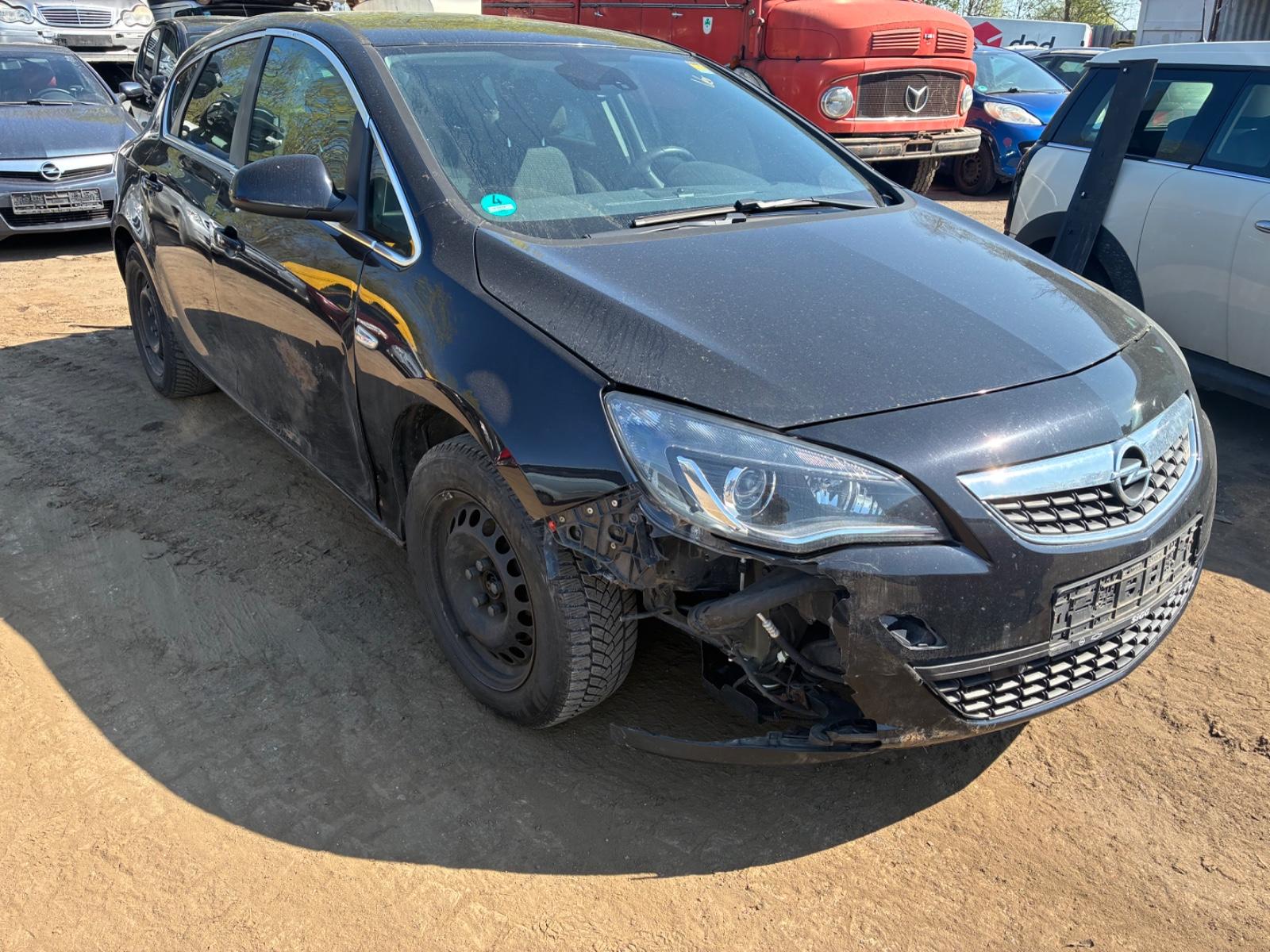 Opel Astra J Lim. 5-trg. Sport