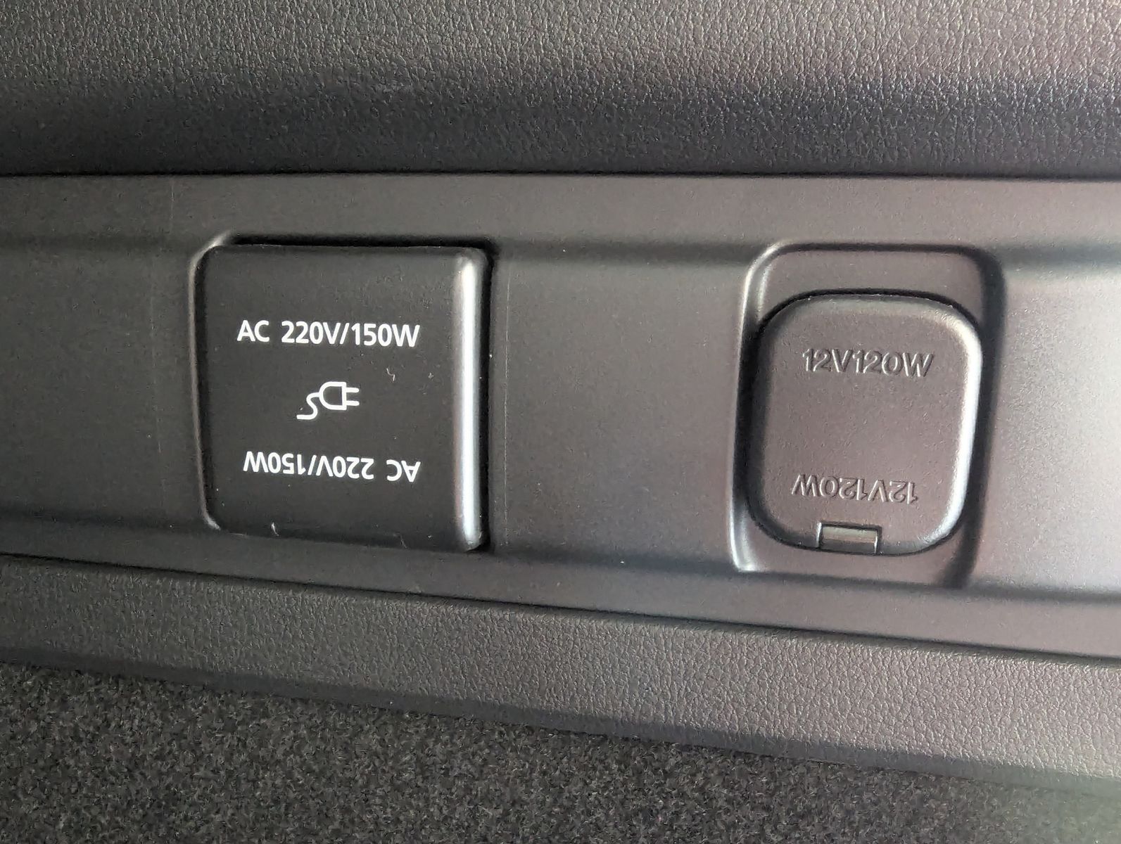 Fahrzeugabbildung Mazda CX-80 3.3L E-SKYACTIV D 254 HOMURA+ 6-Sitze Pano