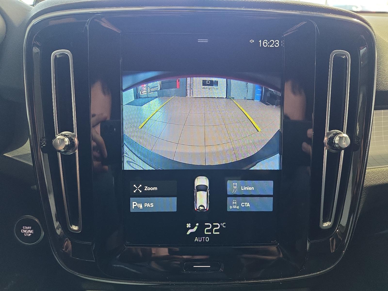 Volvo XC40 T3 Momentum Kamera Keyless Navi