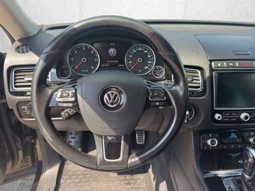 Volkswagen Touareg - 12