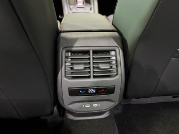 Fahrzeugbestand 26 Cupra Leon Sportstourer 1.5 AHK Panodach Kamera