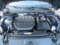 VW Arteon 2.0 TSI R-Line DSG LED Nav Ahk 19'' Busin VW Arteon 2.0 TSI R-Line DSG LED Nav Ahk 19'' Busin