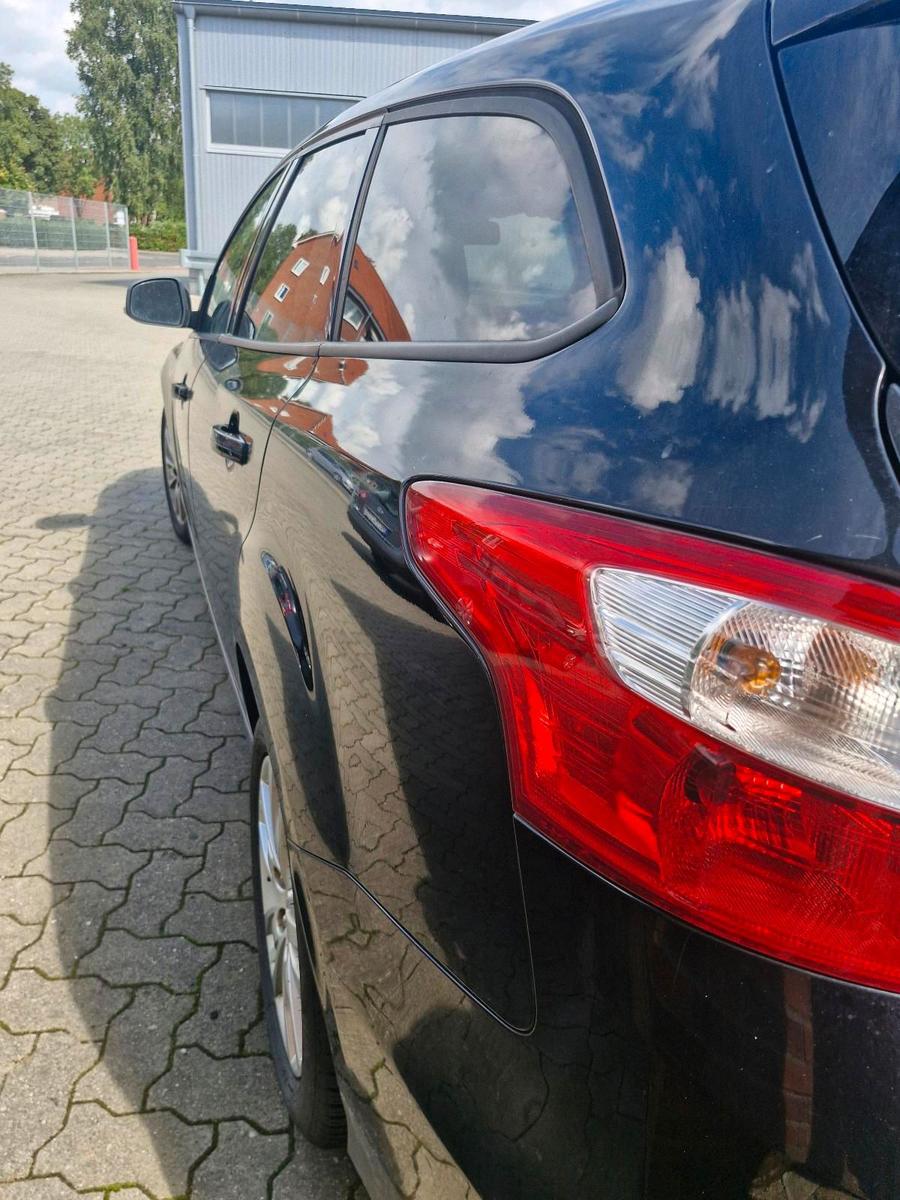 Ford Focus 2014 — interior