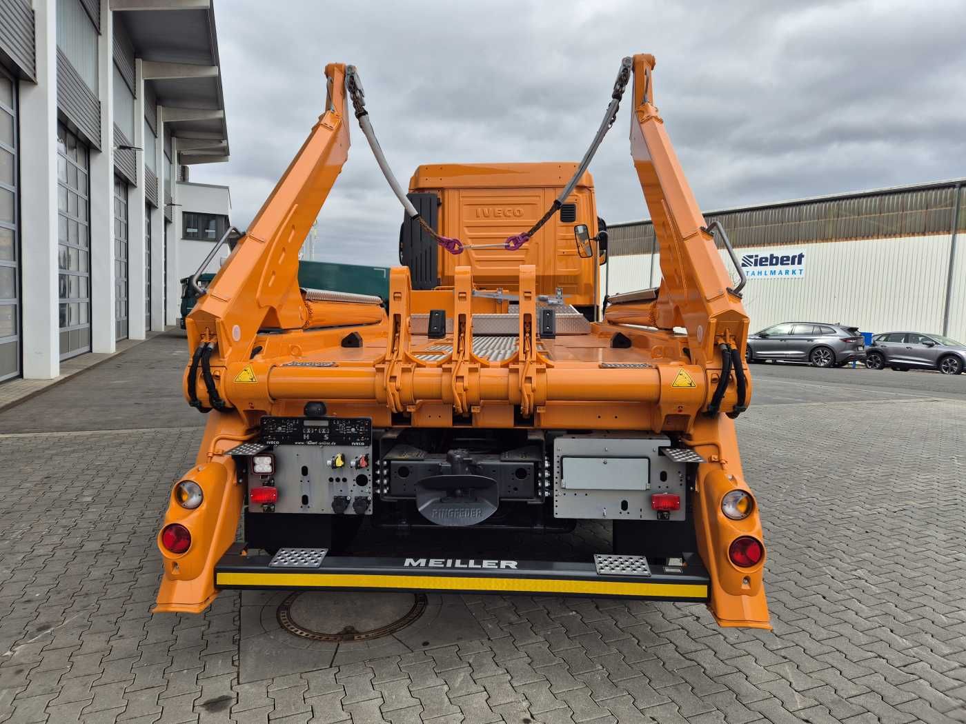 Fahrzeugabbildung Iveco X-Way AS280X46Y/PS ON 6x2 MEILLER  AK16 Intarder