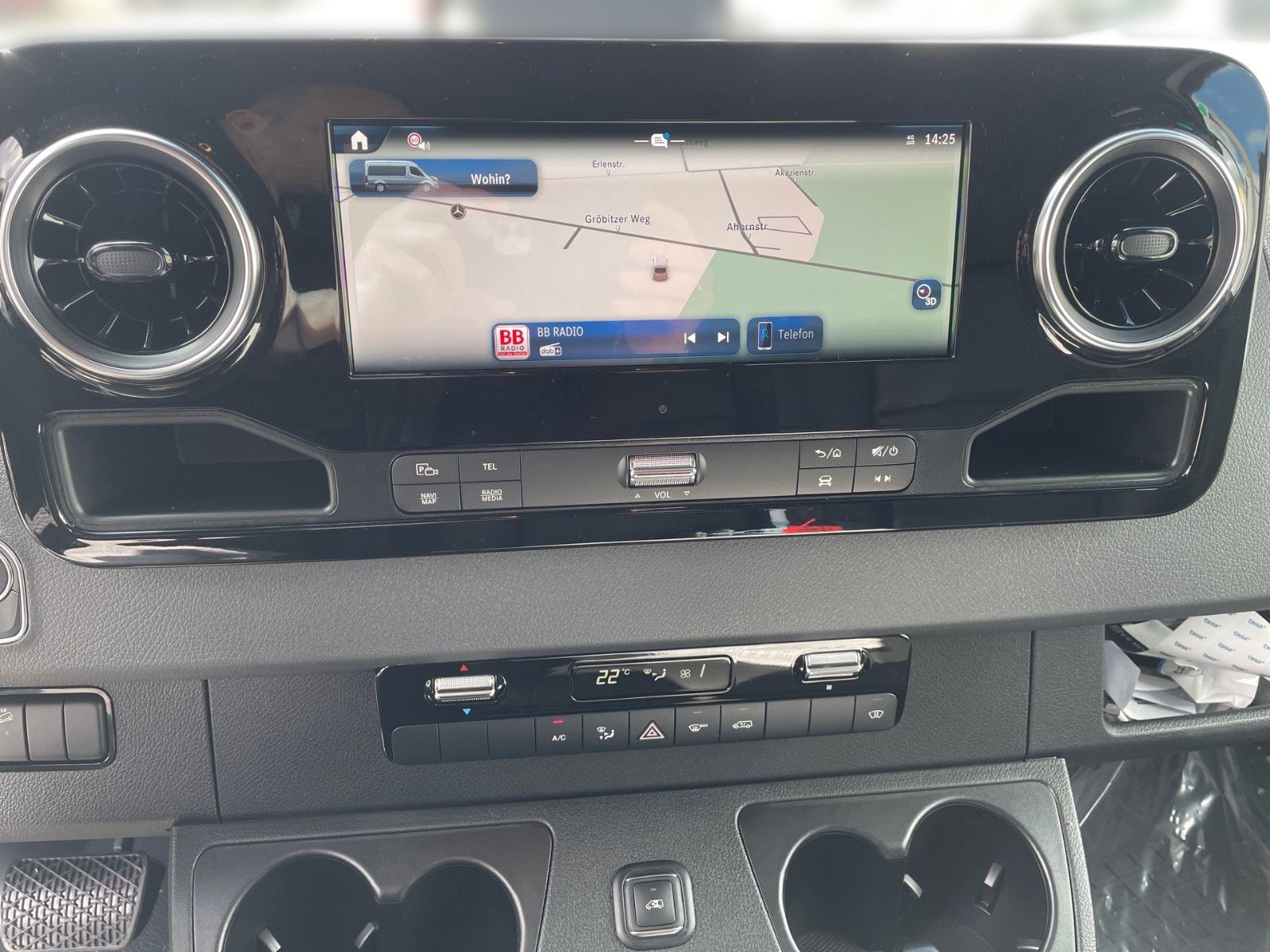 Fahrzeugabbildung Mercedes-Benz Sprinter 319 Kasten SELECT L4H2 4x4 LED AHK DIST