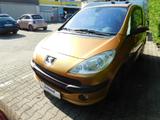 Peugeot 1007 Premium - Peugeot 1007: Limousine