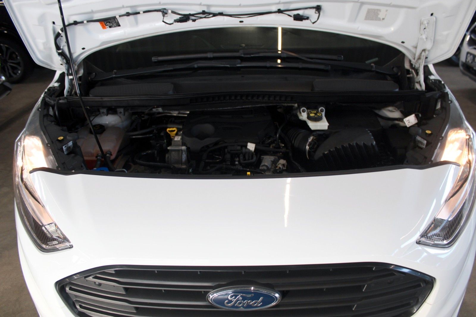 Fahrzeugabbildung Ford Transit Connect TREND L2 Lang KLIMA CAM STDHZ 3S