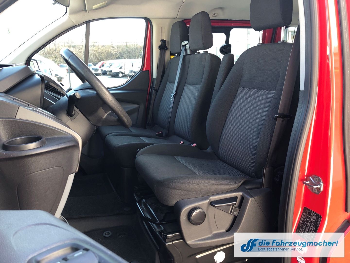 Fahrzeugabbildung Ford Transit Custom Kombi 300 L1 2.2 TDCi *8401 Expor