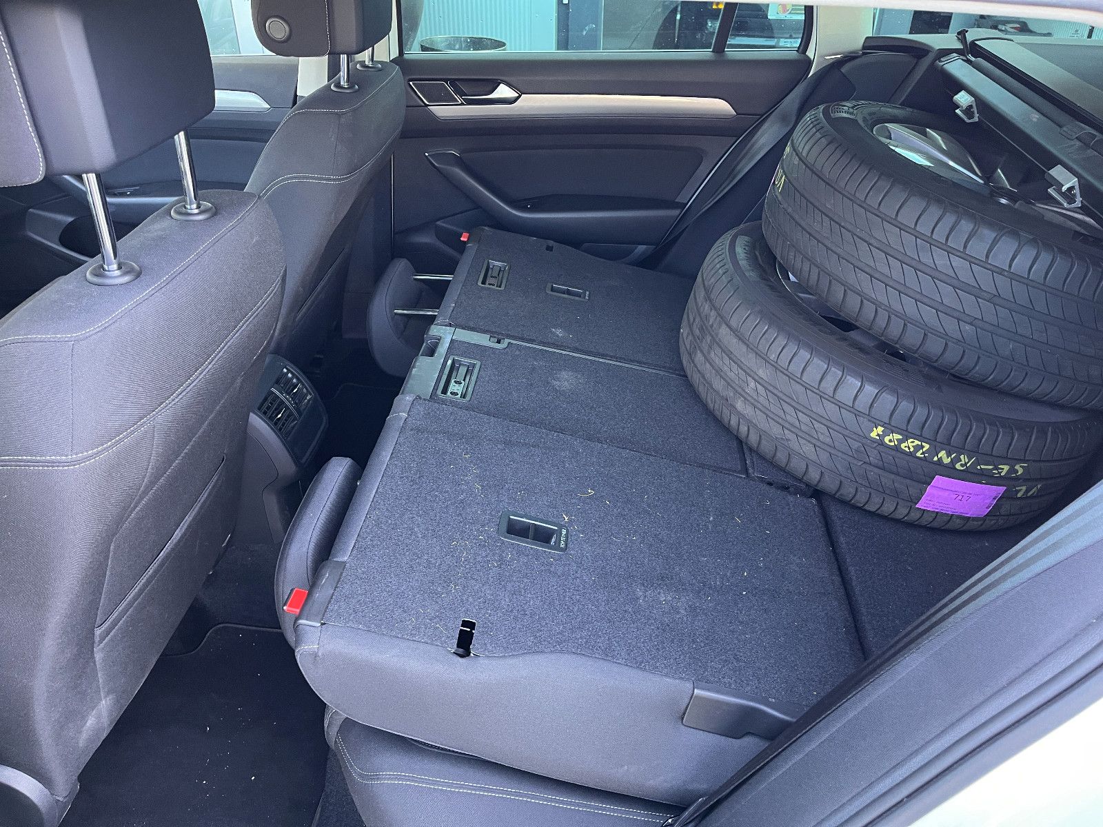 Fahrzeugabbildung Volkswagen Passat Variant Business