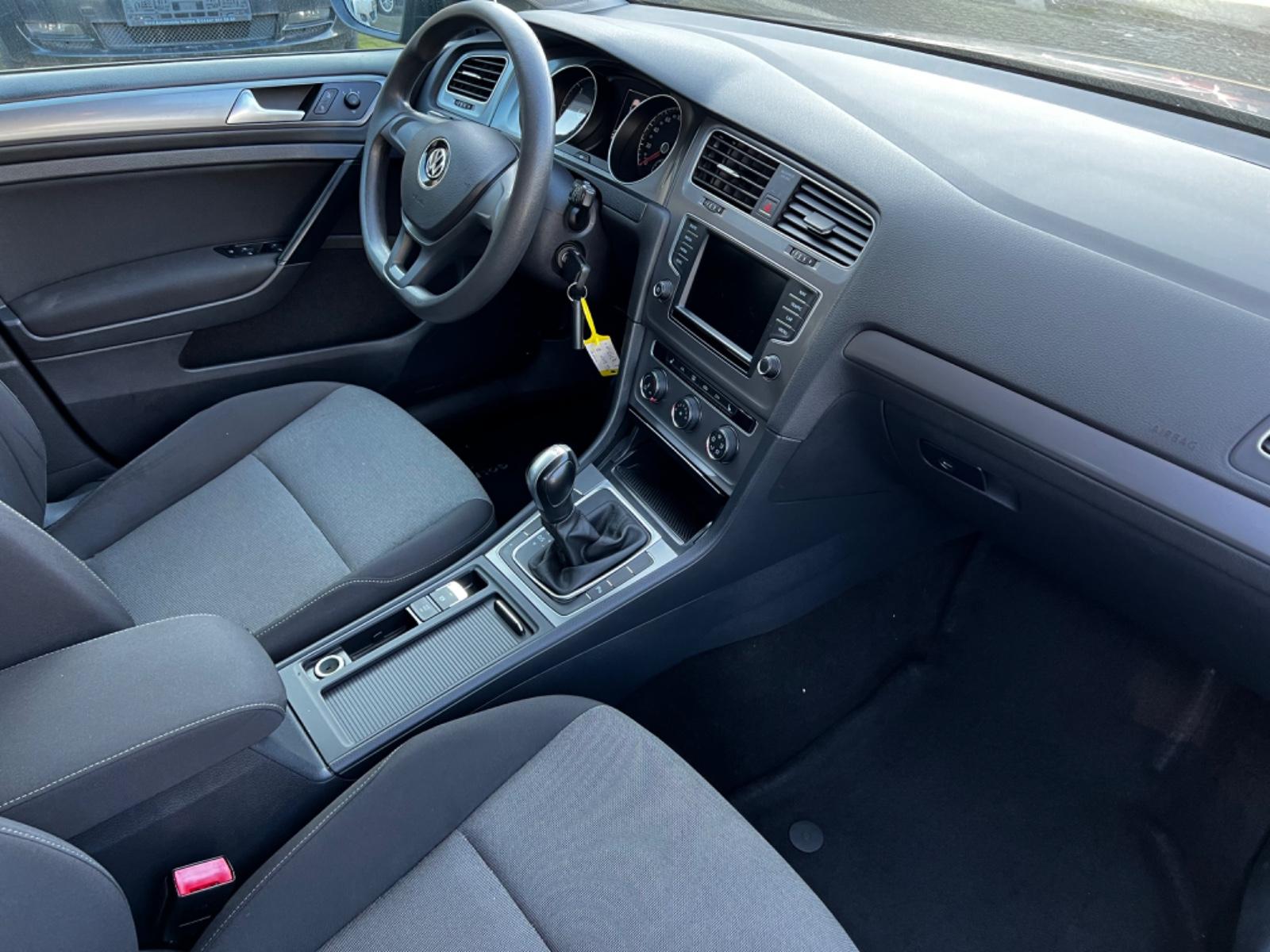 Volkswagen Golf 2015 — engine 1.598 cm³, 110 HP (81kW)