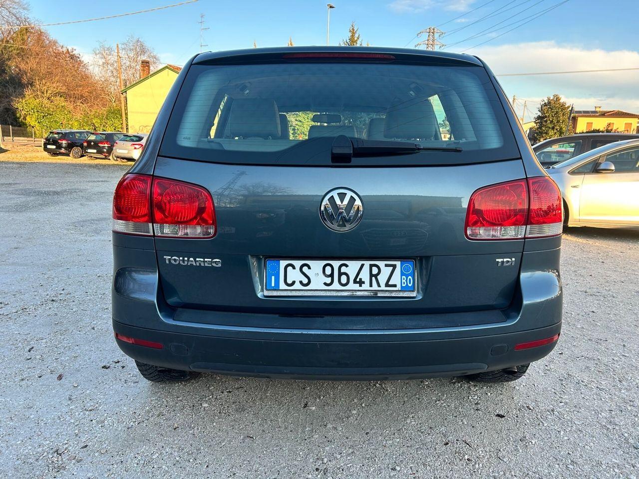 Volkswagen Touareg 2005 — photo 10