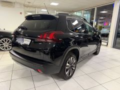 PEUGEOT 2008 1.2 Allure/NAVI/SHZ/PANO/KLIMA/CARPLAY PEUGEOT 2008 1.2 Allure/NAVI/SHZ/PANO/KLIMA/CARPLAY