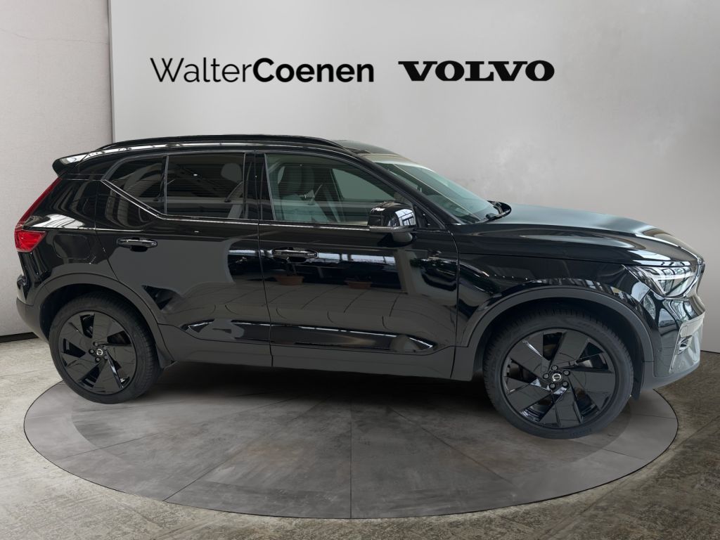 VOLVO XC40 B3 B DKG Plus Black Edition 360° Schiebedac VOLVO XC40 B3 B DKG Plus Black Edition 360° Schiebedac