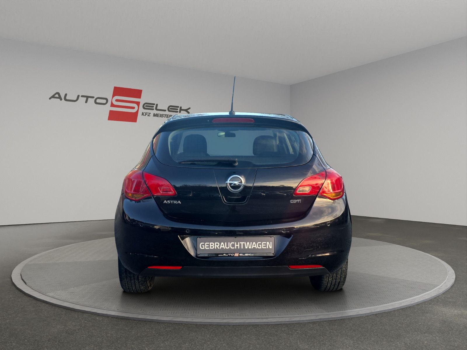Fahrzeugabbildung Opel Astra J Edition*Klima*Tüv und Service NEU
