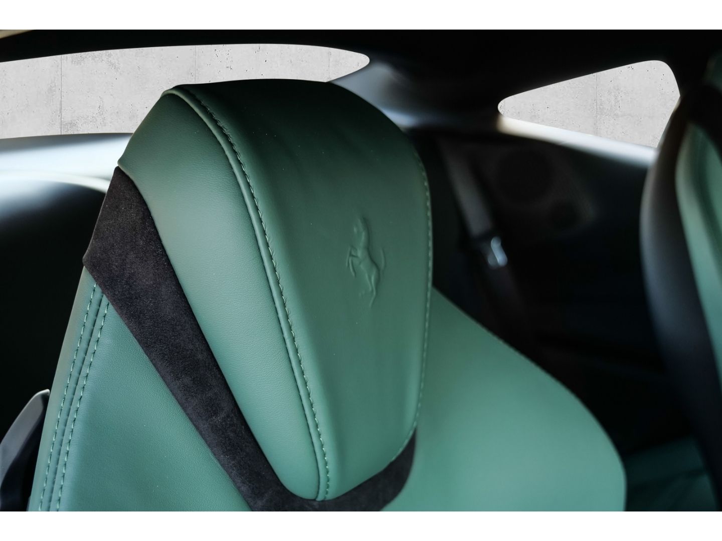 Ferrari Roma *MagneRide*CarPlay*Daytona-Design*Passenger foto 19