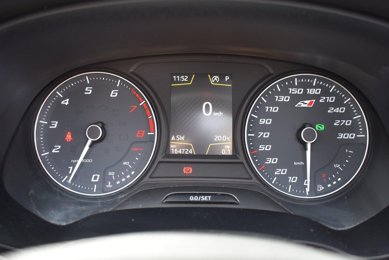 Seat Leon ST Cupra 265 ch DSG • Baquets Alcantara • Toit pano • Caméras AV/AR • DCC • CarPlay