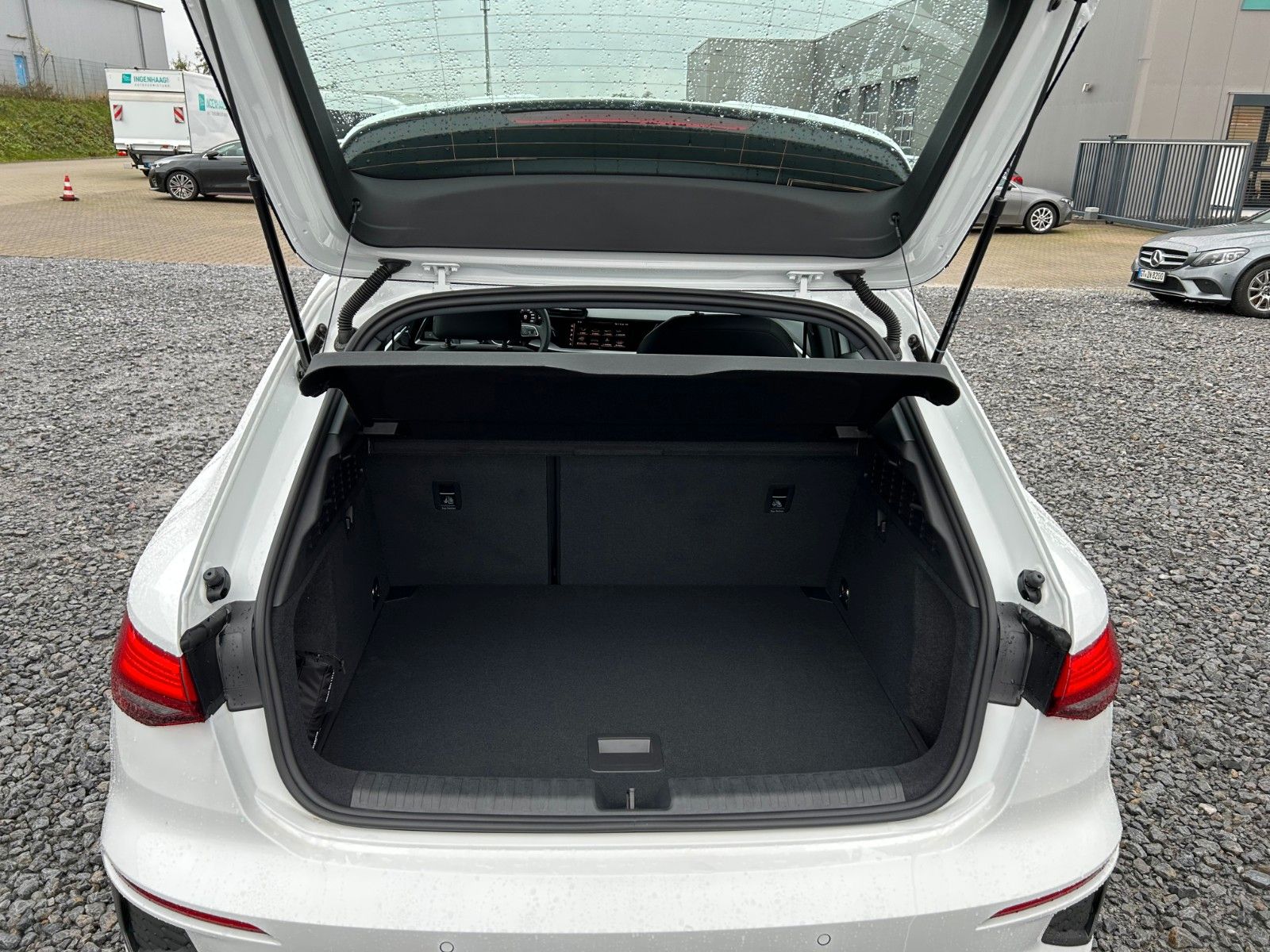 Fahrzeugabbildung Audi A3 Sportback 35 TFSI S-Tronic ACC LED Navi