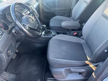 Volkswagen Tiguan - 11