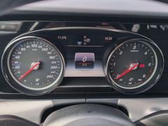 MERCEDES-BENZ E 220 d 4Matic /MultiBeam/Totwinkel+Spurhalte/