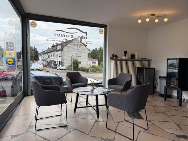 showroom-image-main