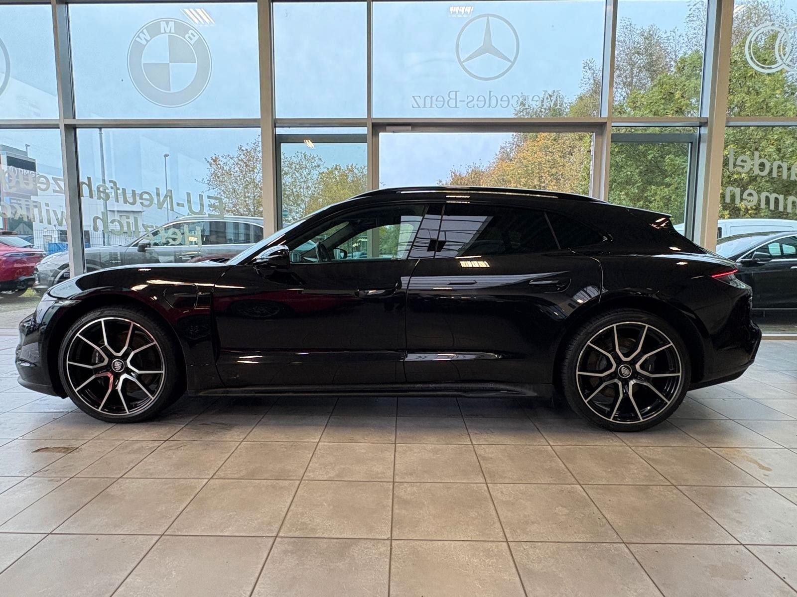 Fahrzeugabbildung Porsche Taycan Sport Turismo/Sportchrono/Bose/Pano/