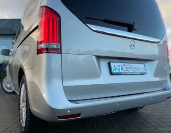 Mercedes V 220 - 10