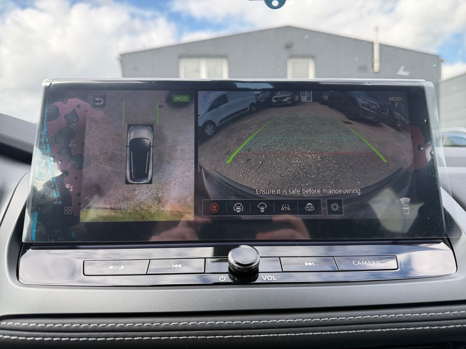 Fahrzeugabbildung Nissan Qashqai 1.3 DIG-T MHEV N-Connecta *360°-KAMERA*W