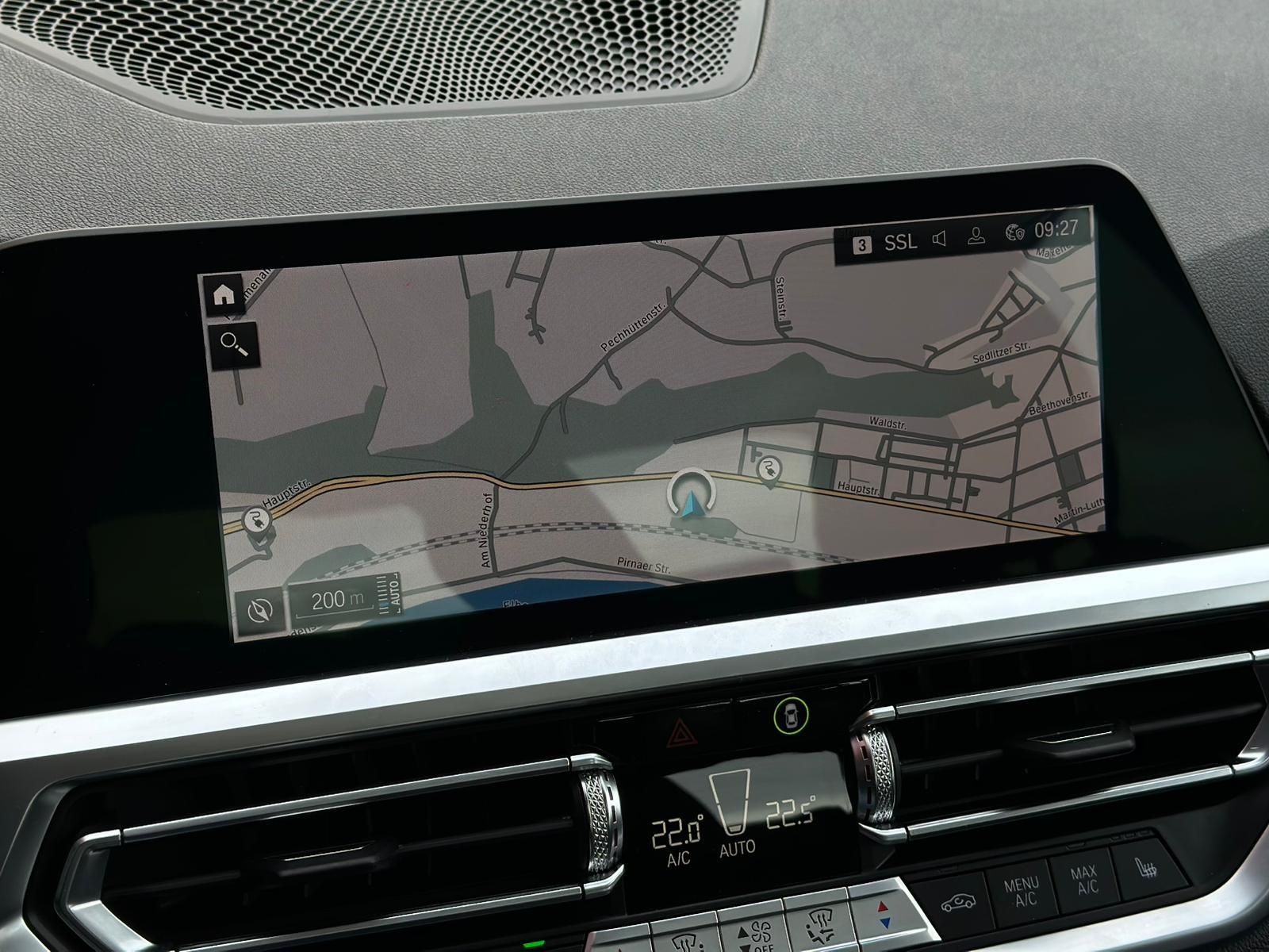 BMW 330 e M SPORT SHADOW* LED#SHZ#NAVI#TEMPO#360CAM - Image 13