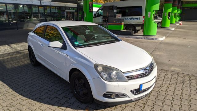 Opel Astra H GTC 1.6 85 kW HiFi AHK