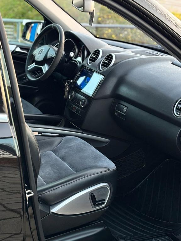 Mercedes-Benz ML 320