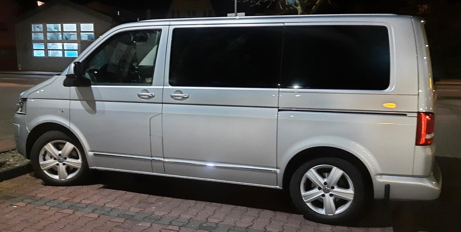 Volkswagen T5 Multivan 2.0 BiTDI Highline in Top Zustand