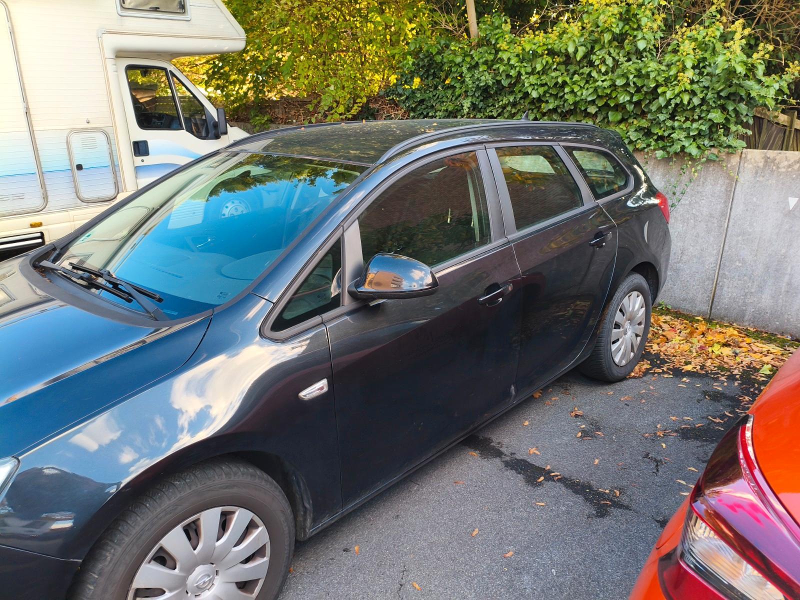 Opel Astra 2012 — engine 1.956 cm³, 165 HP (121kW)