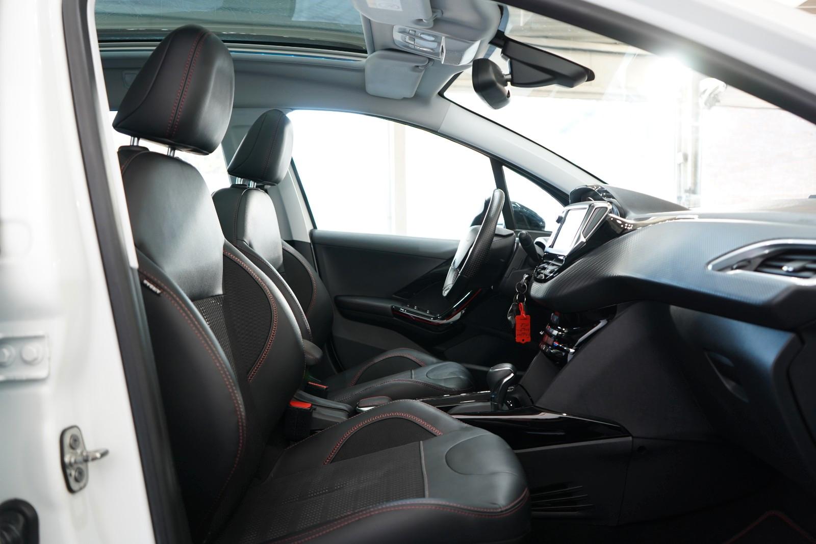 Peugeot 2008 Allure GT-LINE*Pano*Navi*Kam*18 Z.*Automat.