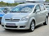 Toyota Corolla Verso 2.2 D-CAT Executive |7-SITZER|2HD| - Toyota Corolla Verso mit Diesel-Antrieb: Partikelfilter