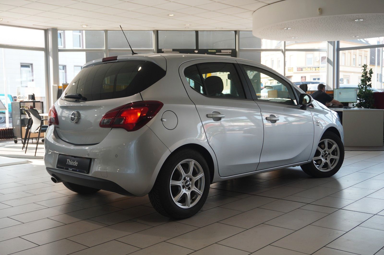 Fahrzeugabbildung Opel Corsa E Active 1.4  NAVI/PDC/SHZ/LHZ/ALU/TEMPO
