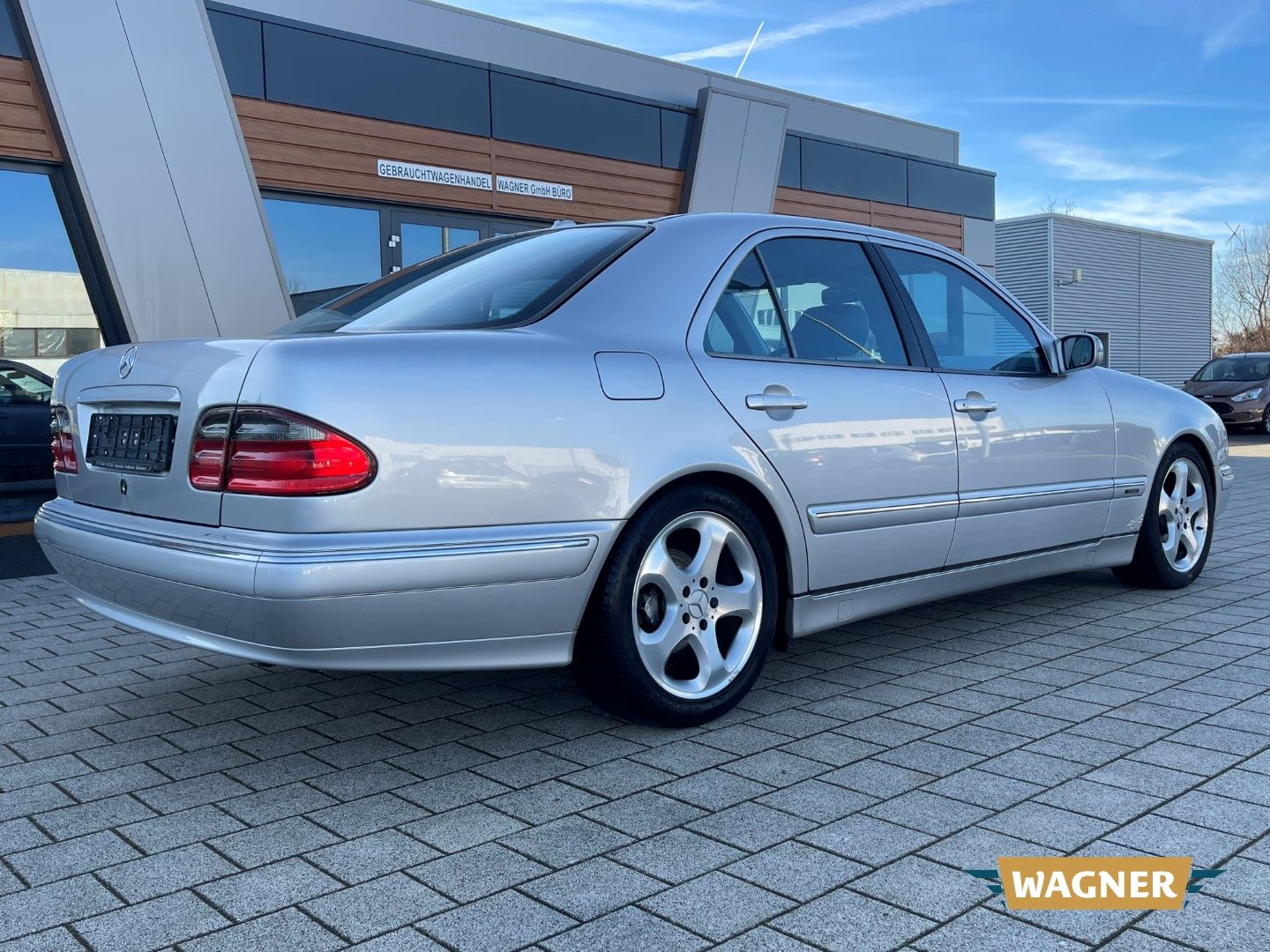 Fahrzeugabbildung Mercedes-Benz E 200 Kompressor AVANTGARDE Automatik