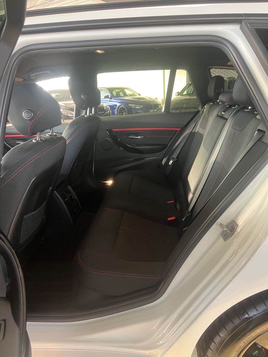 Fahrzeugabbildung BMW 320 i Touring xDrive Sport Line *NAVI PROF*LED*