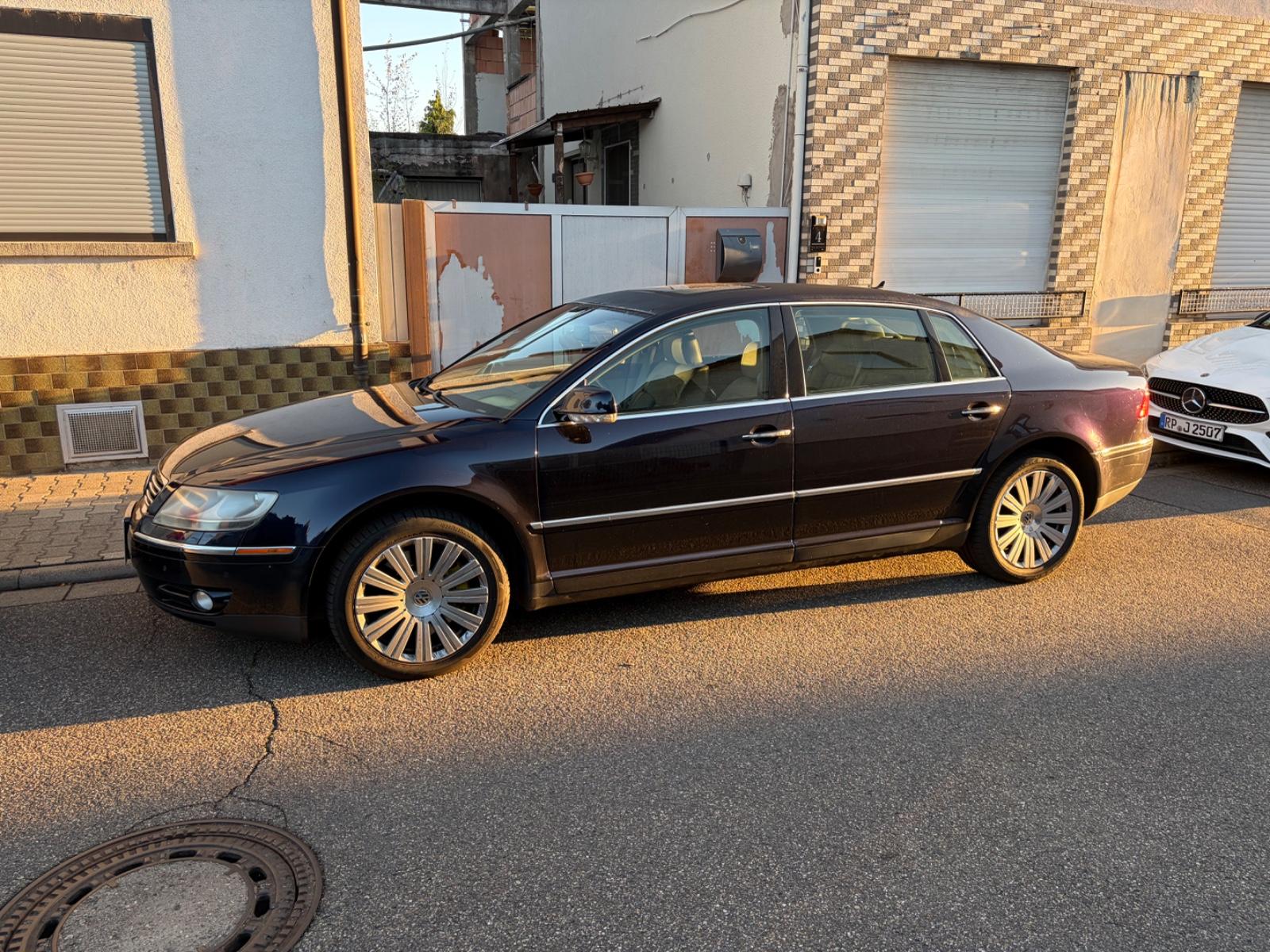 Volkswagen Phaeton 4.2 V8 4MOTION Tiptronic US Edition 