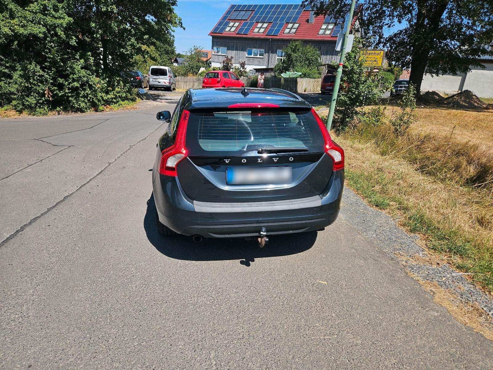 Volvo V60 2011 — engine 163 HP (120kW)