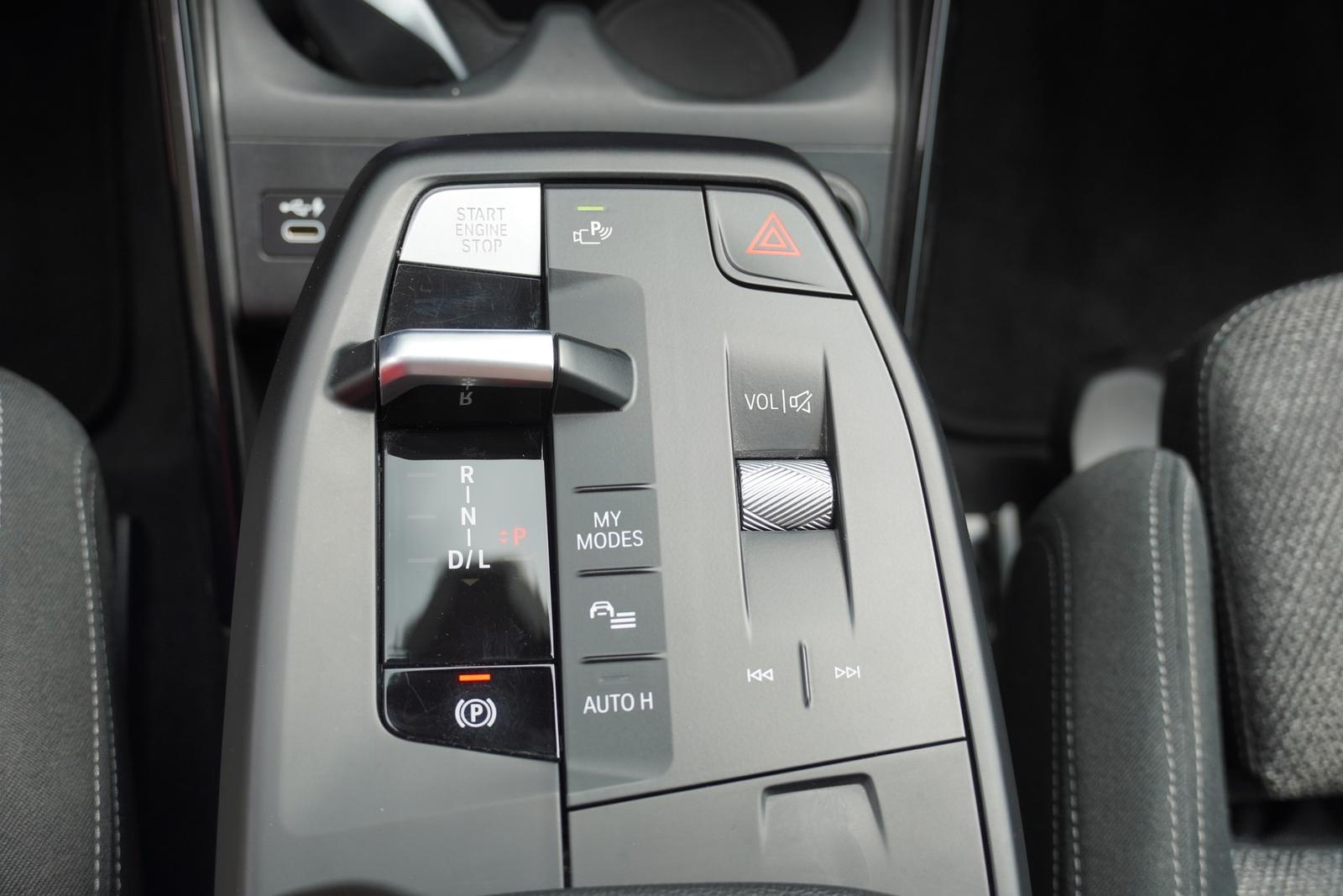 BMW 218 d Active Tourer LED Navi Head-Up 360° Kamera, миниатюра 23