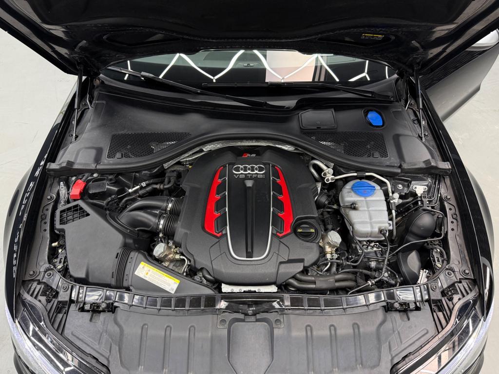 Audi RS6 4.0 TFSI quattro, Foto 30 von 50