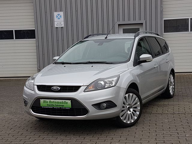 Ford Focus 1.6 Turnier Titanium / LEDER / NAVI / AHK