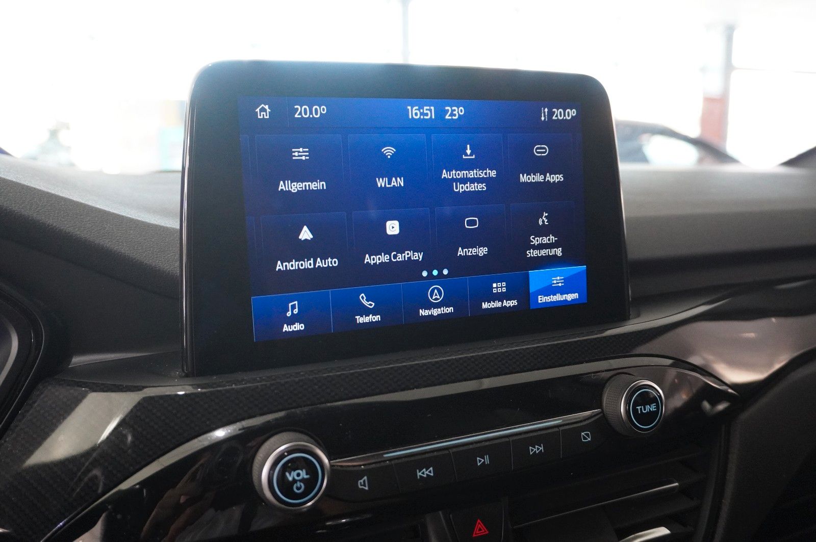 Fahrzeugabbildung Ford Kuga 1.5 ST-LINE X NAVI/LED/KAMERA/SPORT/B&O/DAB