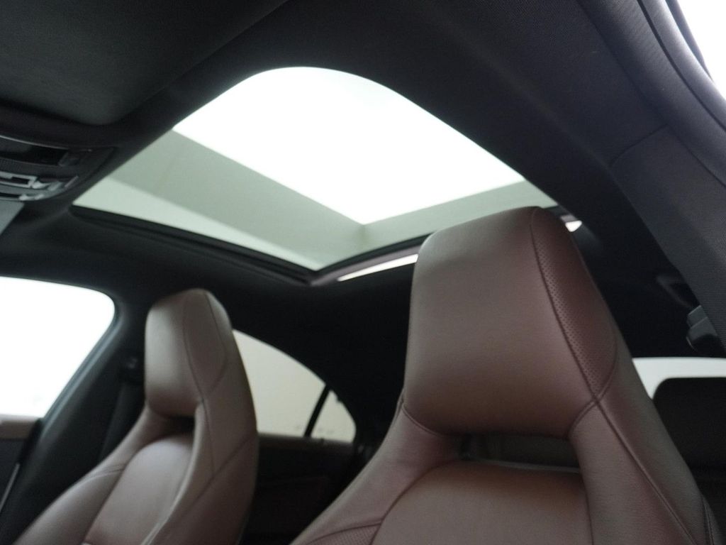 Mercedes-Benz CLA 200 Prestige AMG Styling panorama dach Leder