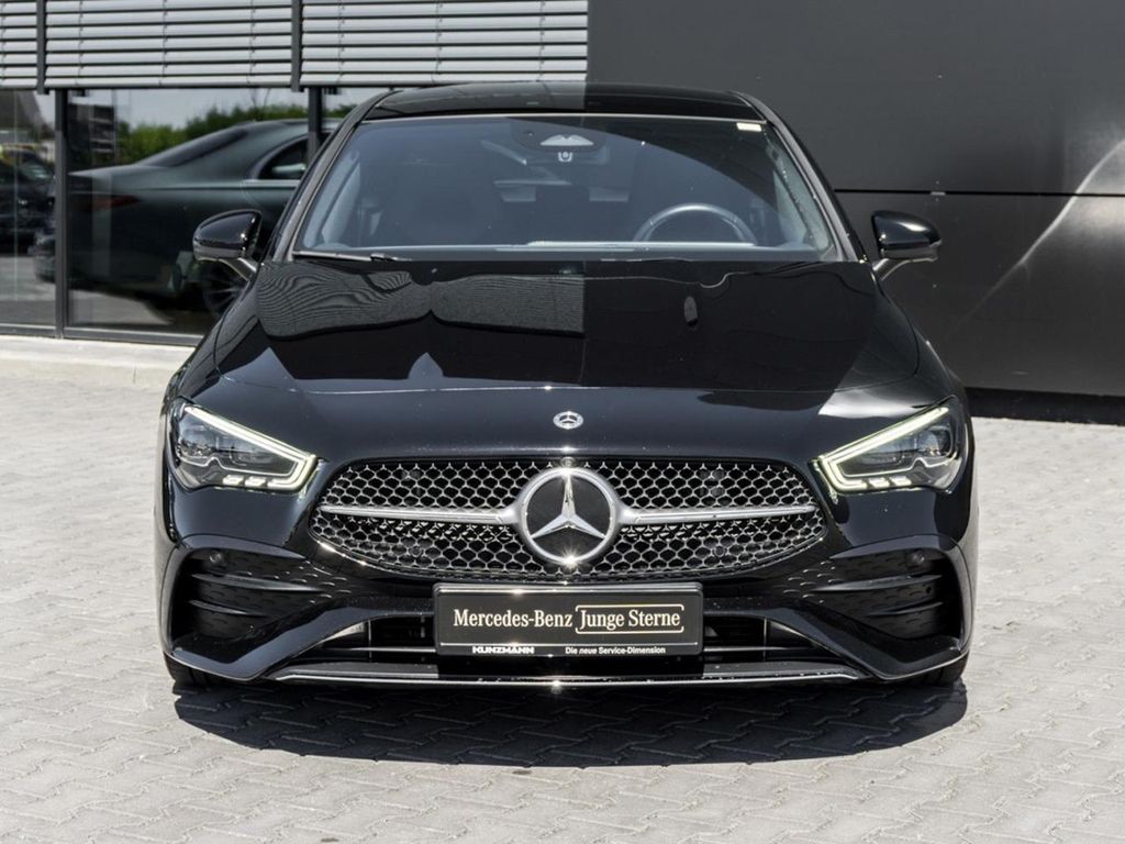Mercedes-Benz CLA 200 Shooting Brake — fotografia 2