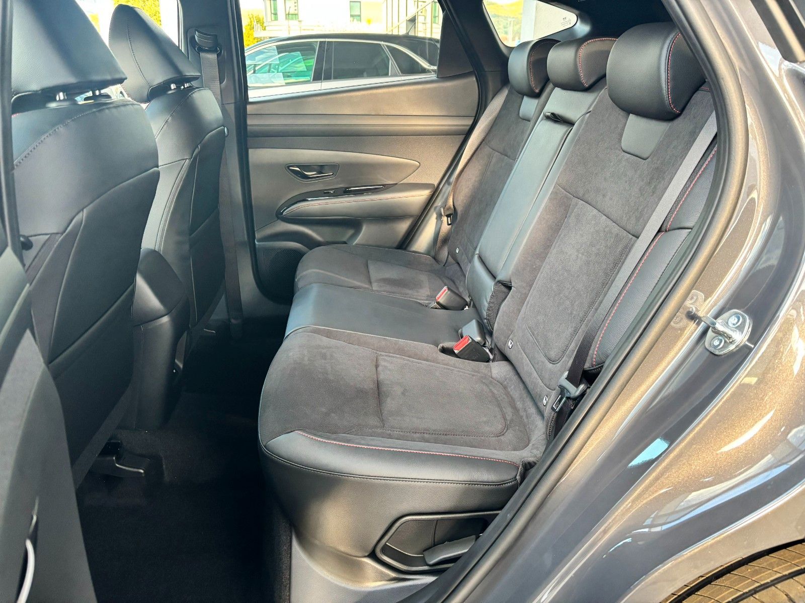 Fahrzeugabbildung Hyundai Tucson 1.6 T-GDI N Line KlimaA,LED,Navi,SHZ,ACC