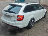 Skoda Octavia Combi RS 245*PANO*KESSY*ACC*CANTON*AHK* - Skoda Octavia mit Benzin-Antrieb: Combi