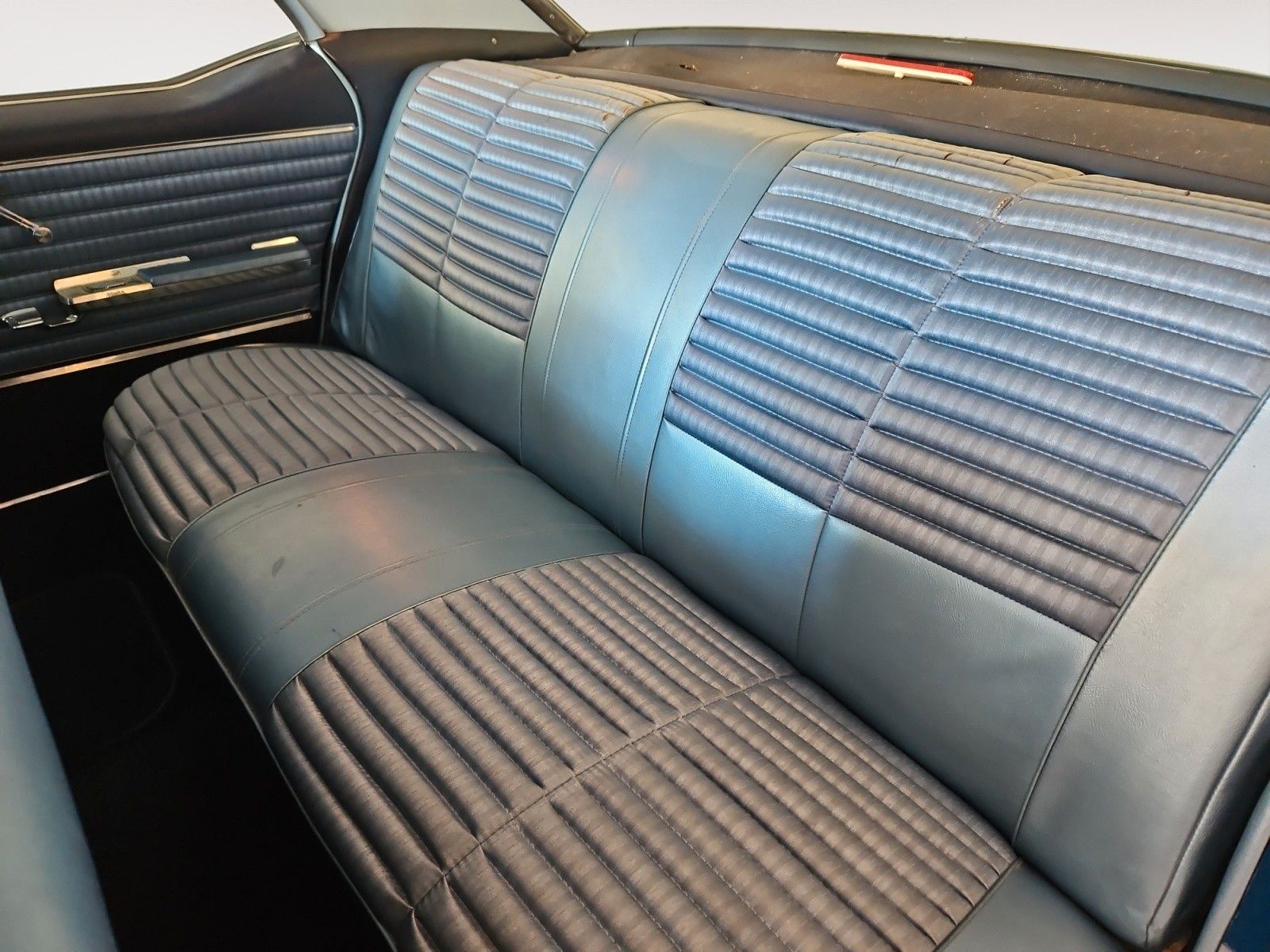 Fahrzeugabbildung Oldsmobile Delta 88 4-door Hardtop H-Kennzeichen