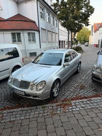 صورة 8 لـ 2004 Mercedes-BENZ E 280