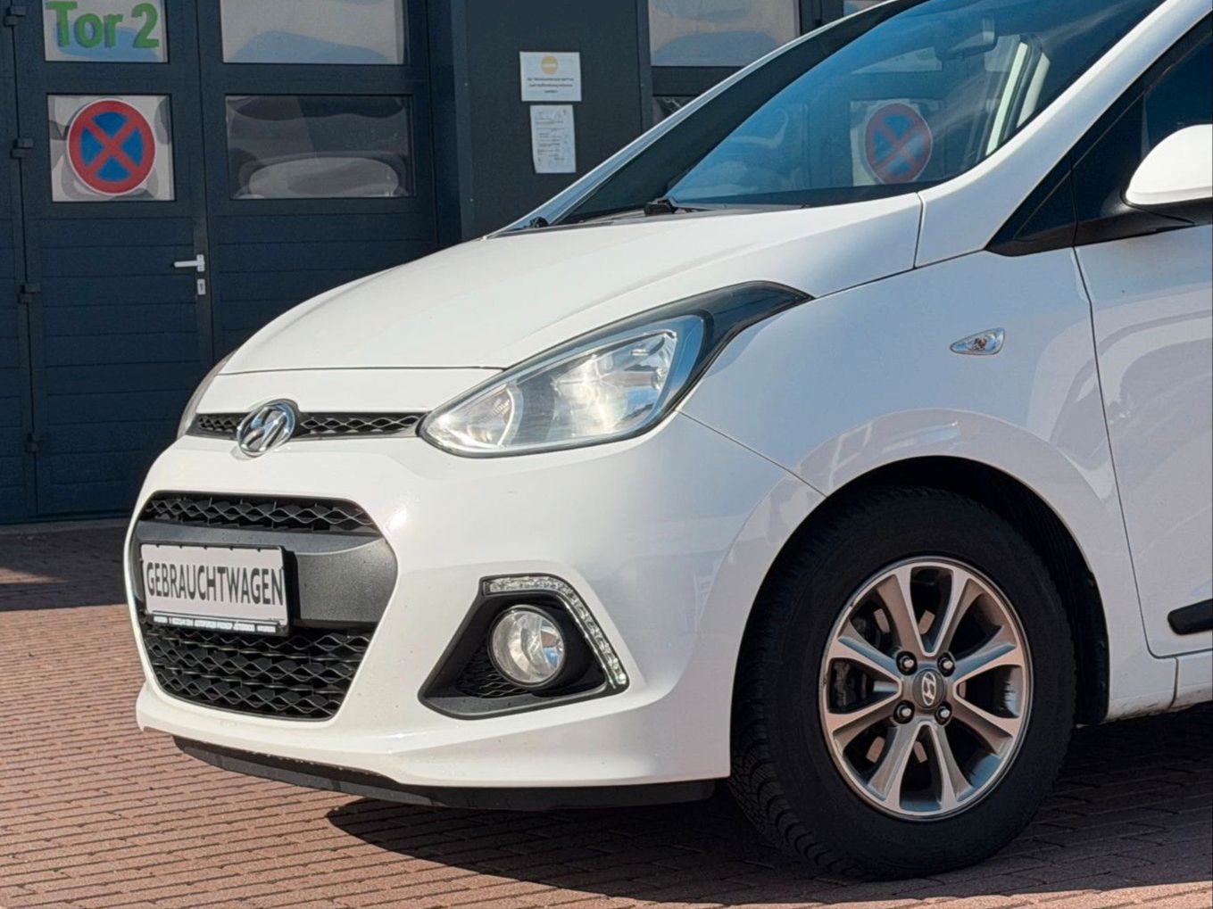 Fahrzeugabbildung Hyundai i10 1.0 Passion *Klima*Allwetter*Isofix*USB*AUX*